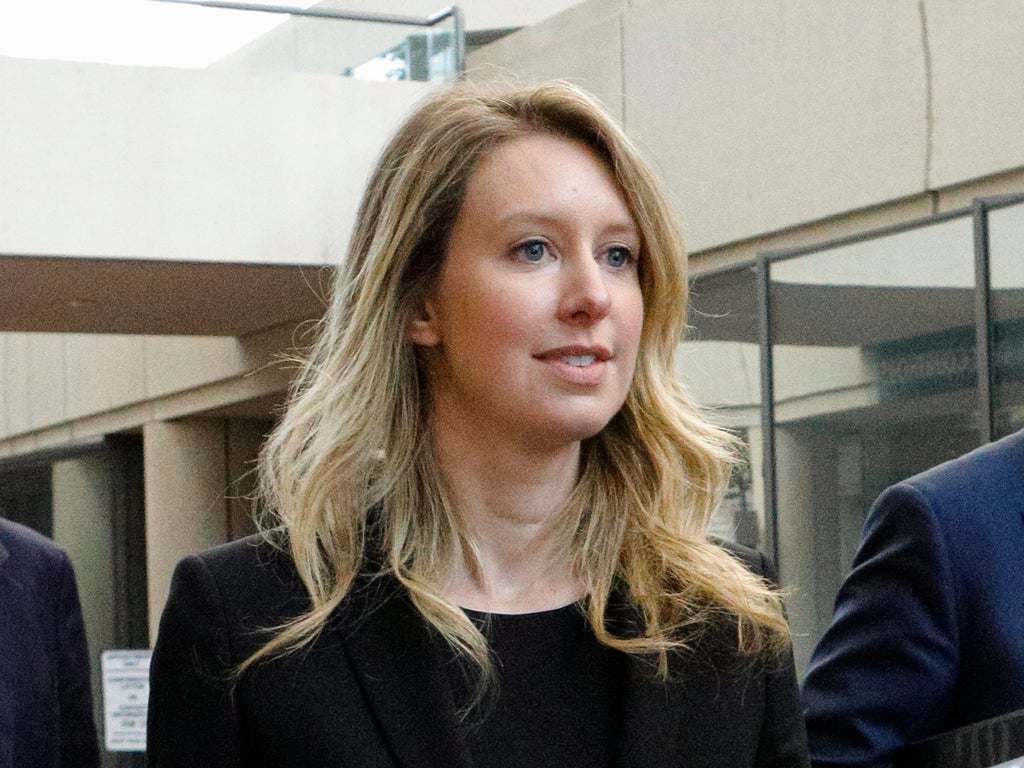 Theranos Founder Elizabeth Holmes Sentenced To 11 Years In Prison For Fraud Totpi 